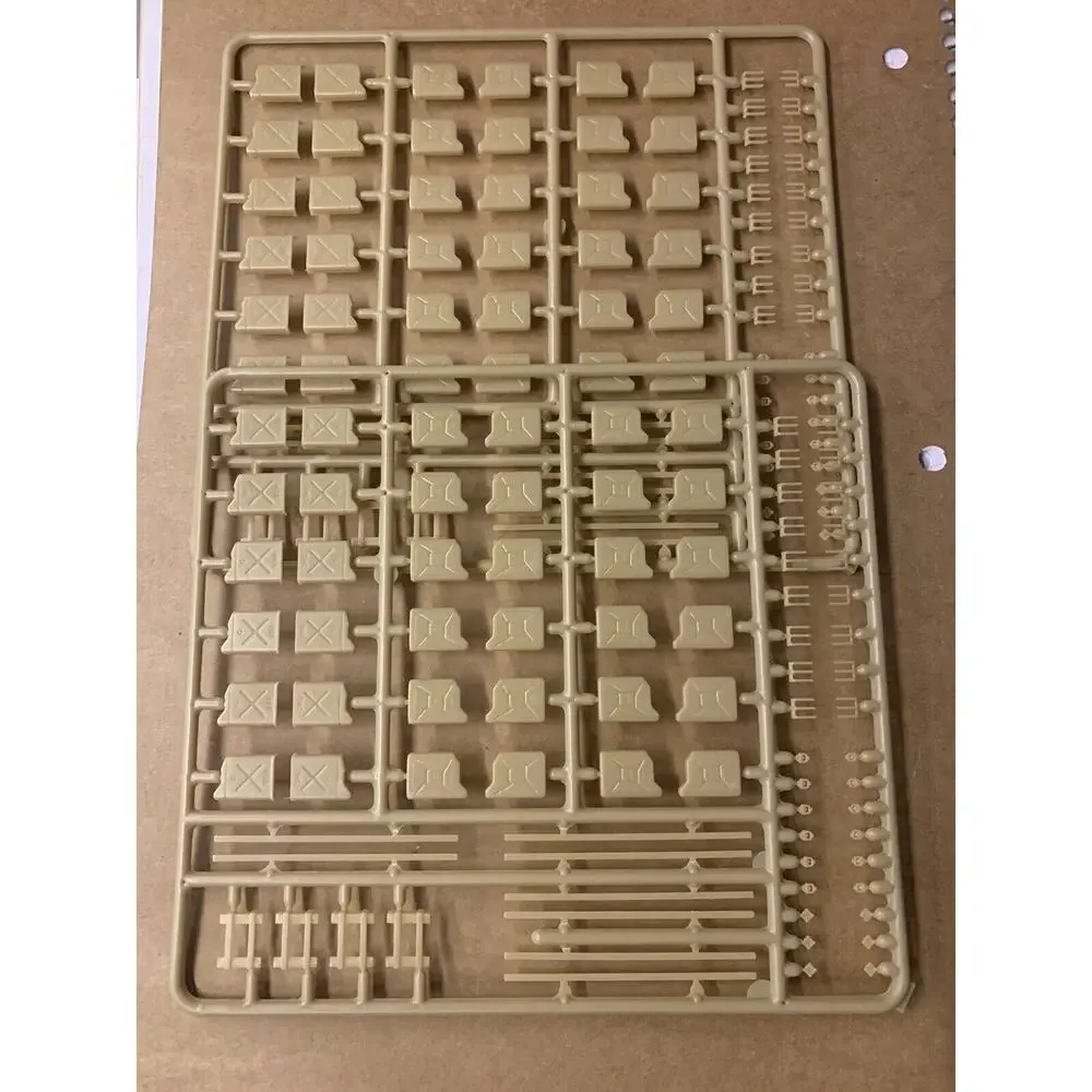 Jerrycans Jerry Cans US Army and Wehrmacht 1:35 Scale Italeri Model Kit Set‎ 402